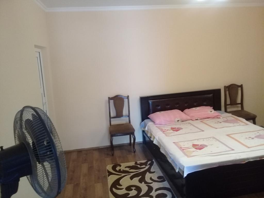 Guest House Gikacha Tbilisi Exterior photo